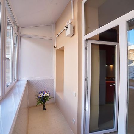 2 Bedrooms Apartment 150M From Opera House Lviv Exterior photo