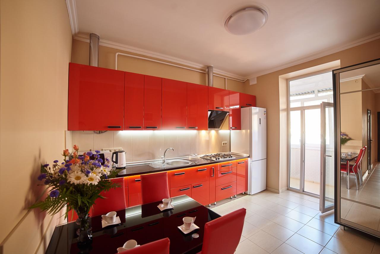 2 Bedrooms Apartment 150M From Opera House Lviv Exterior photo