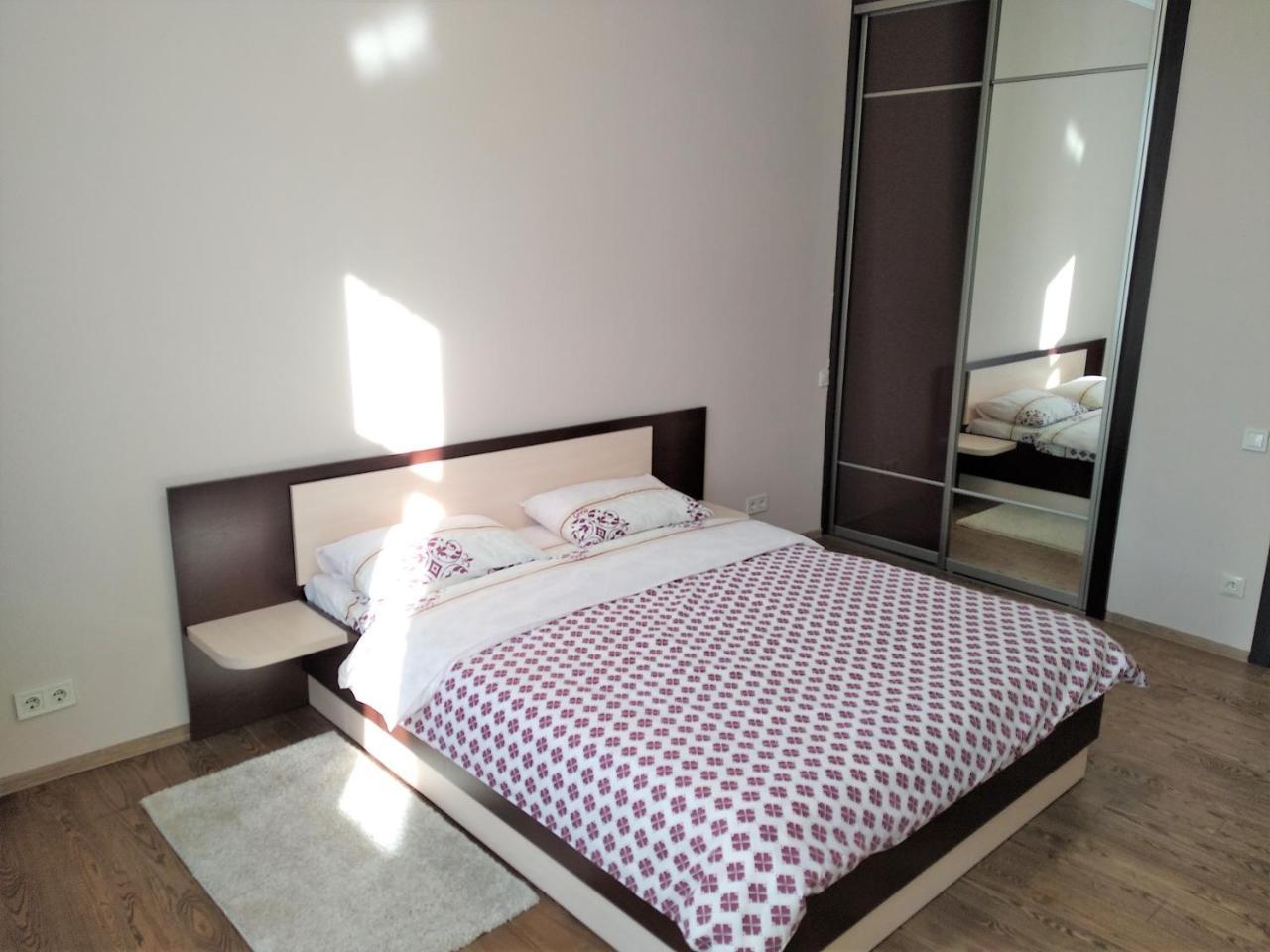 2 Bedrooms Apartment 150M From Opera House Lviv Exterior photo